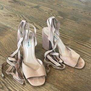 STEVE MADDEN TIE HEELS